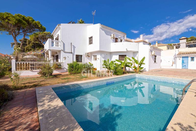 Foto 6f1c4e60-5e96-46cf-959c-09cec2073af8. Xalet amb calefacció piscina a Guadalobón Estepona