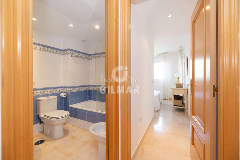 Foto d9ecc60f-da61-4bef-bf6e-c6598fe7bd8f. Apartament amb calefacció aparcament piscina a La Concha - Resina Golf Estepona