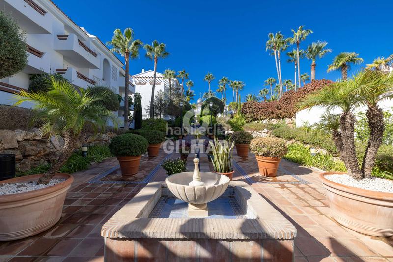 Foto ea62b858-5bb3-4bdd-abac-ec033765c2aa. Apartament amb calefacció aparcament piscina a La Concha - Resina Golf Estepona