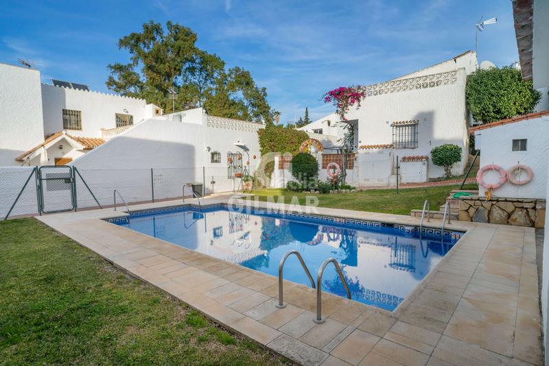 Foto c87d3ebc-857f-4cc9-8d23-0c048417d240. Maison jumelée avec chauffage piscine dans Los Llanos Estepona