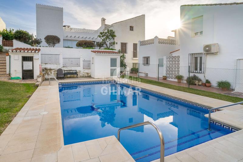 Foto e74f3666-5c42-4173-bb30-6c74b9f7dfce. Maison jumelée avec chauffage piscine dans Los Llanos Estepona