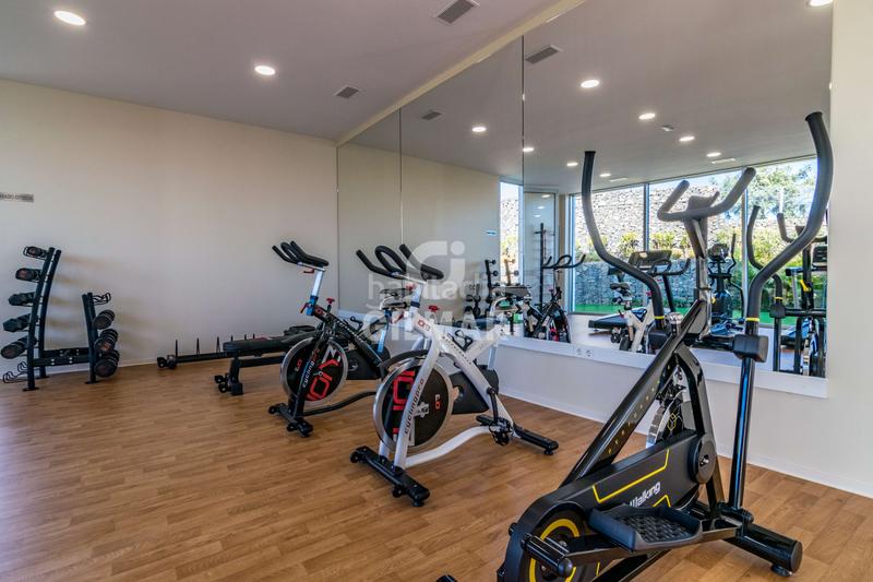 Foto 01968ed2-f8b4-45bc-ae91-41475fd03dae. Rez-de-chaussée avec chauffage parking piscine dans Estepona