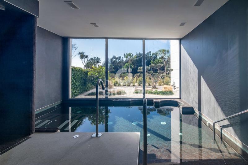 Foto 16679ac9-bd76-420b-b14a-77a8c0a5667e. Rez-de-chaussée avec chauffage parking piscine dans Estepona