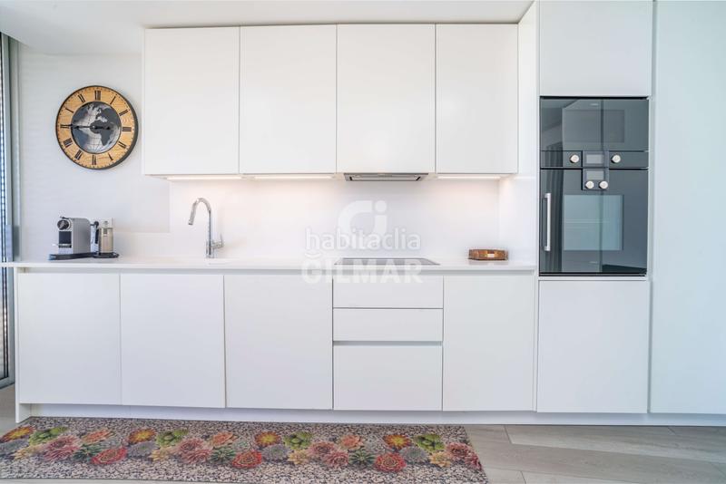 Foto 6c8e17c8-906c-4e4c-8ad2-ef9623121699. Rez-de-chaussée avec chauffage parking piscine dans Estepona