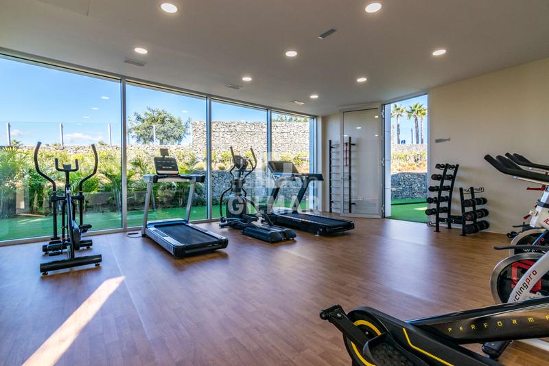 Foto 71348c92-19e5-4b5d-835d-e9b1a7c810e5. Rez-de-chaussée avec chauffage parking piscine dans Estepona