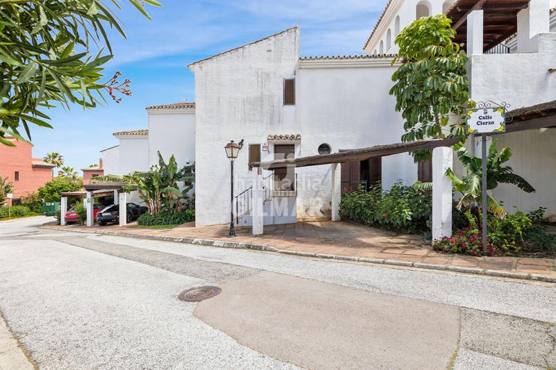 Foto 4c28bb84-0da1-483b-b68f-fabcf82af6e5. Reihenhaus mit pool in Guadalobón Estepona