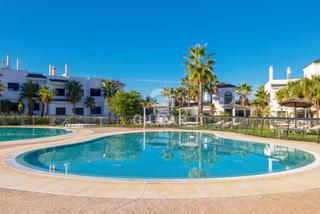 Planta baixa a Altos de Estepona. En un entorno tranquilo, rodeado de naturaleza y a pocos minutos