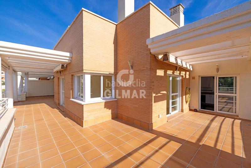 Foto 2b9118e0-b1e7-4ff7-a2aa-da153a8aac19. Zweistöckige wohnung mit heizung parking pool in La Concha - Resina Golf Estepona