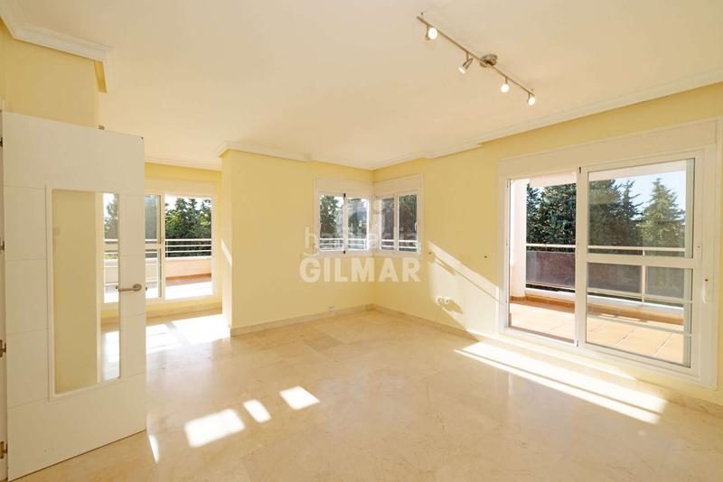 Foto 4252035e-523f-4ae5-938c-c88a3370f1bc. Zweistöckige wohnung mit heizung parking pool in La Concha - Resina Golf Estepona