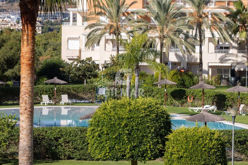 Foto 42978be5-9f5f-4569-8d2d-cb568a9c54e7. Zweistöckige wohnung mit heizung parking pool in La Concha - Resina Golf Estepona