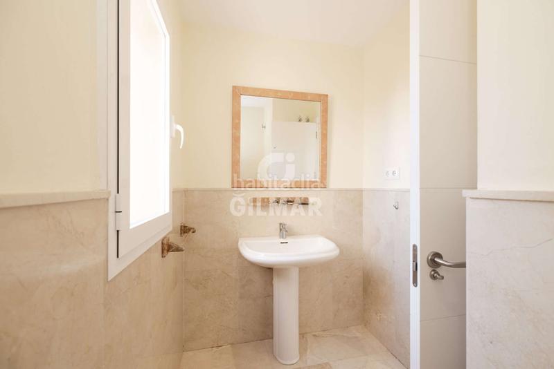 Foto 5b5f34f6-cbc1-4a99-b6f2-e00d0c52e4cb. Zweistöckige wohnung mit heizung parking pool in La Concha - Resina Golf Estepona