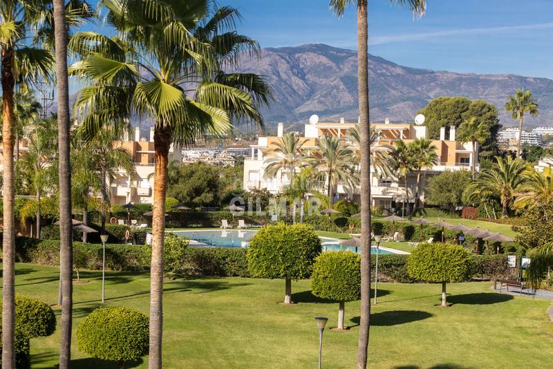 Foto 6800489e-4ae0-4321-b269-8fb36d834888. Zweistöckige wohnung mit heizung parking pool in La Concha - Resina Golf Estepona