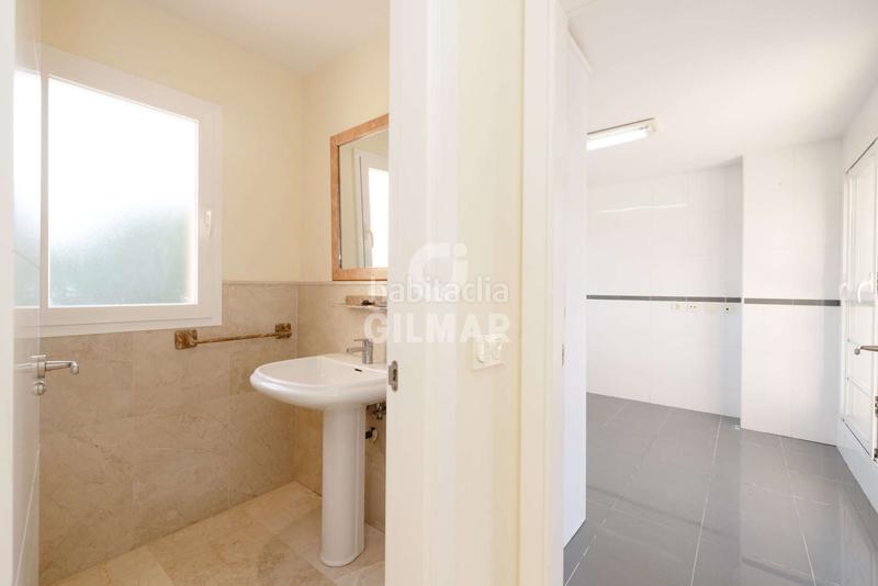 Foto 82762761-53a9-416f-98e0-a979bf0173d0. Zweistöckige wohnung mit heizung parking pool in La Concha - Resina Golf Estepona