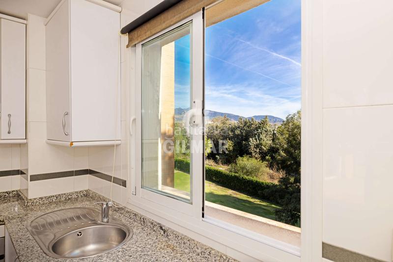 Foto bb900880-23db-4e11-8475-618d850e5de4. Zweistöckige wohnung mit heizung parking pool in La Concha - Resina Golf Estepona