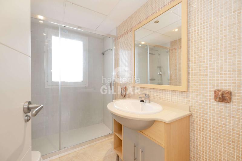 Foto be14e7f5-1d6e-4666-98f2-ee54bf5968ef. Zweistöckige wohnung mit heizung parking pool in La Concha - Resina Golf Estepona