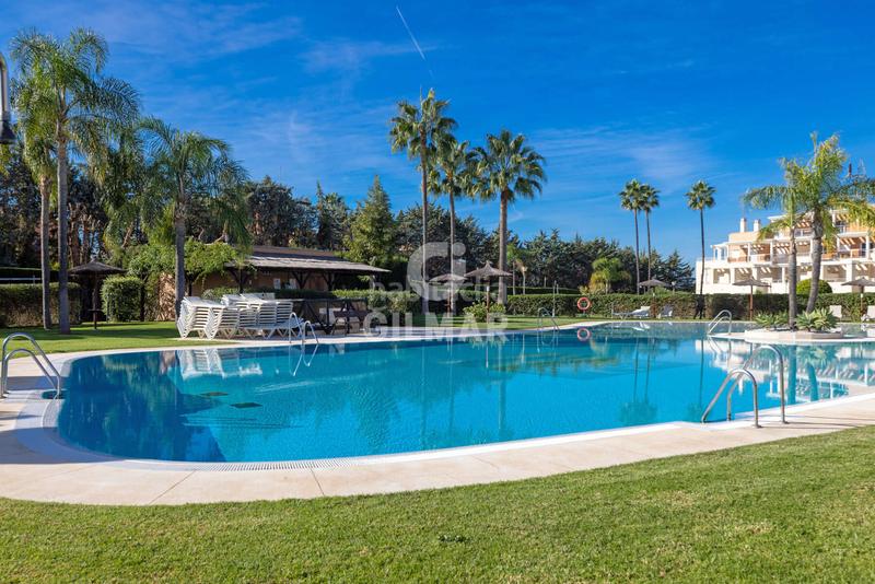 Foto ded4438b-d0c3-4f35-8735-1904ccdf96d5. Zweistöckige wohnung mit heizung parking pool in La Concha - Resina Golf Estepona