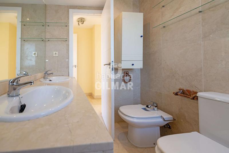 Foto dfe3bc76-f95a-4cc2-a80f-dac1c53bc136. Zweistöckige wohnung mit heizung parking pool in La Concha - Resina Golf Estepona