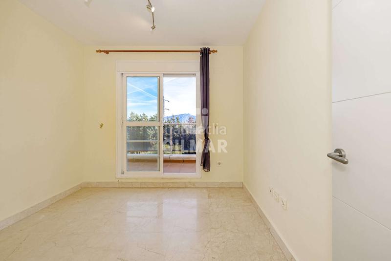 Foto e6716dd9-d94d-40f8-8be5-dc020190b76b. Zweistöckige wohnung mit heizung parking pool in La Concha - Resina Golf Estepona