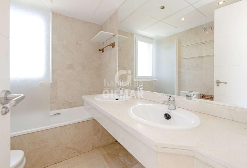 Foto f87d5301-739d-4f2e-b0f7-b30ba7c45eda. Zweistöckige wohnung mit heizung parking pool in La Concha - Resina Golf Estepona