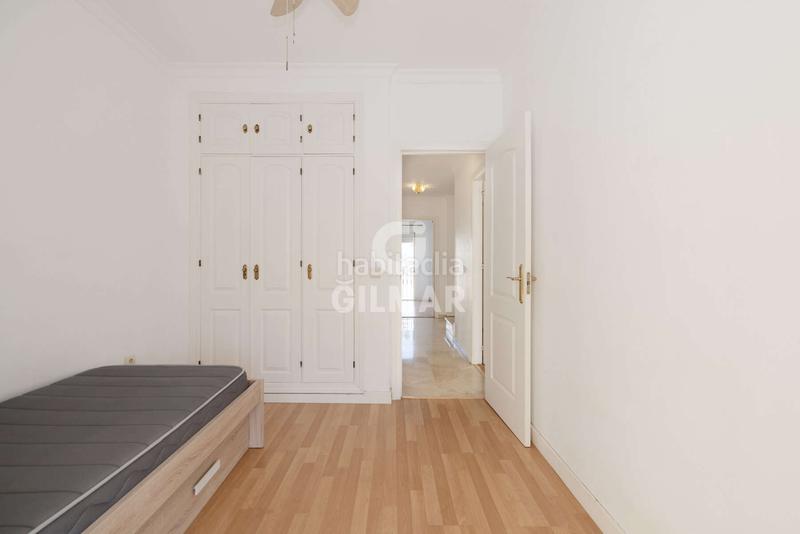 Foto dfe98723-11a5-44e5-aa11-4a41f83a3fa0. Casa adossada amb aparcament piscina a puerto de Estepona Estepona