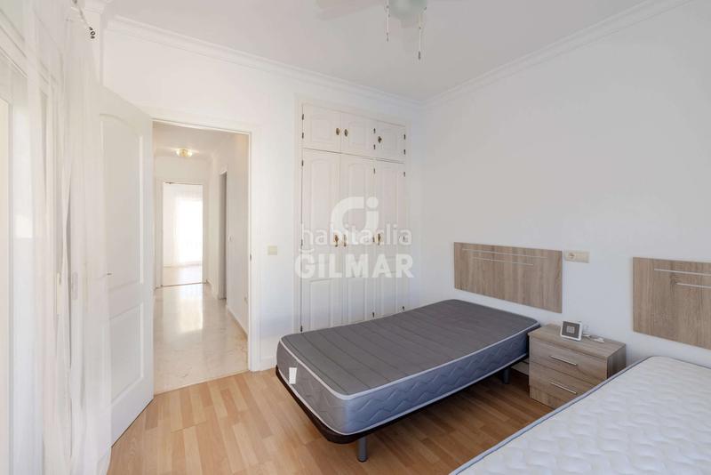 Foto e54f6e24-934a-49e1-a70c-709ab1008a4d. Casa adossada amb aparcament piscina a puerto de Estepona Estepona