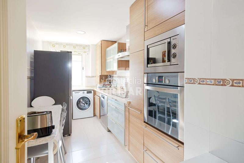 Foto 2b3371e7-74c7-4b88-9320-4c4e94d4ed23. Pis amb calefacció aparcament piscina a Huerta Nueva Estepona