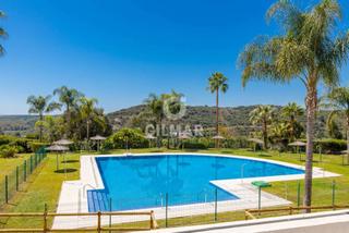 Rez-de-chaussée à Sotogrande Alto. Descubra la elegancia serena de vivir en uno de los enclaves más