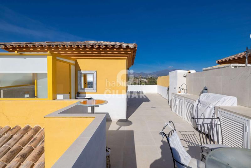 Foto 0710f8a5-ac58-4768-b580-047f1a455d33. Tríplex amb calefacció aparcament piscina a La Concha - Resina Golf Estepona