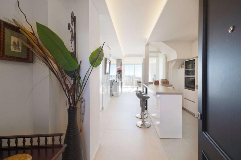 Foto 0f00afc2-b8f2-47d5-8fe4-9d8170e7cd03. Tríplex amb calefacció aparcament piscina a La Concha - Resina Golf Estepona