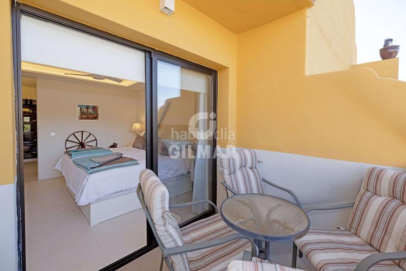 Foto 20028d09-c049-40e8-9f3a-1b50fcc2b547. Tríplex amb calefacció aparcament piscina a La Concha - Resina Golf Estepona