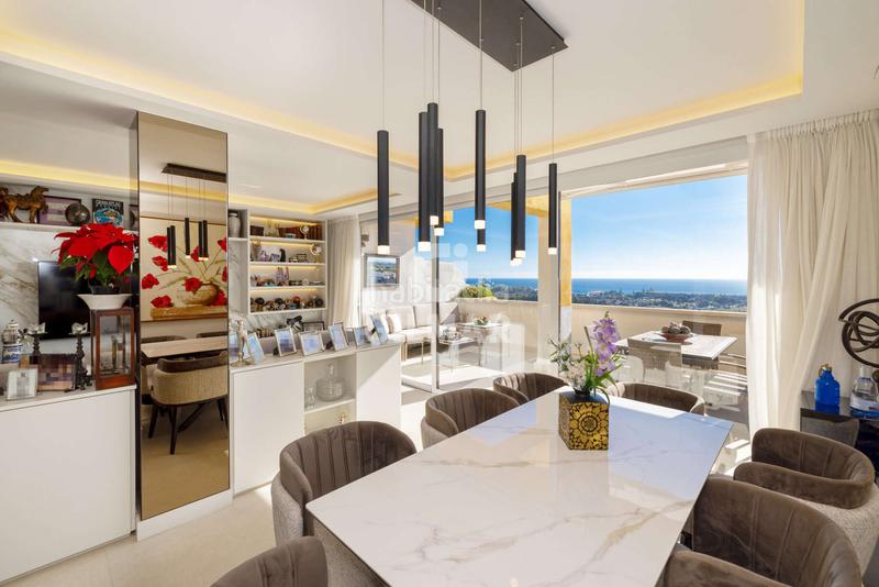 Foto 2aeda326-c096-4838-b715-1745e4fbba56. Tríplex amb calefacció aparcament piscina a La Concha - Resina Golf Estepona