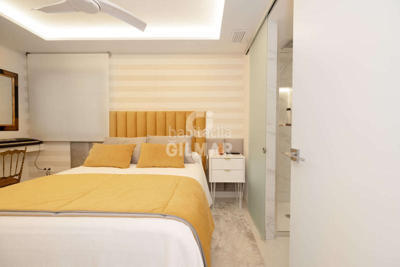 Foto 592f837b-3a48-44b1-8ddc-e20e98353669. Tríplex amb calefacció aparcament piscina a La Concha - Resina Golf Estepona