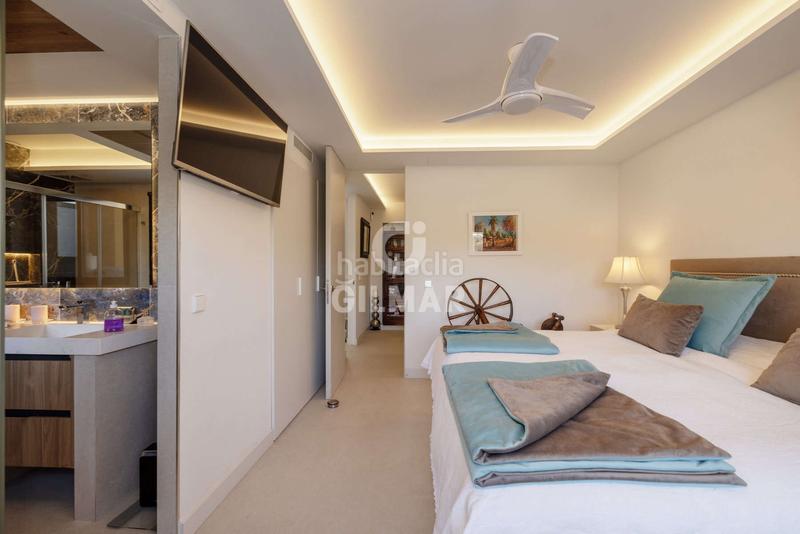 Foto 6a7d91c5-cc45-42d9-91f6-e337d821f651. Tríplex amb calefacció aparcament piscina a La Concha - Resina Golf Estepona