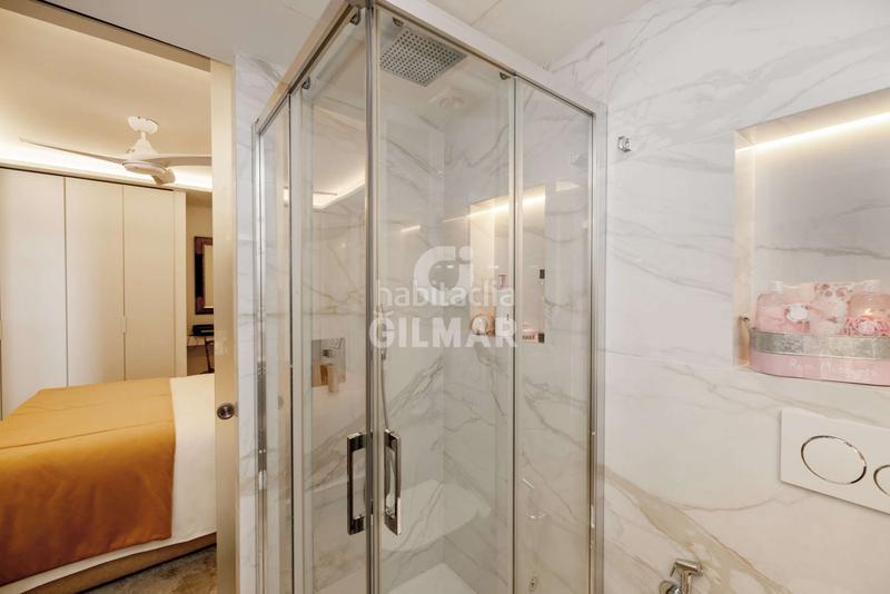 Foto 70018dd7-e96e-434b-aed9-f04325a6d0f6. Tríplex amb calefacció aparcament piscina a La Concha - Resina Golf Estepona