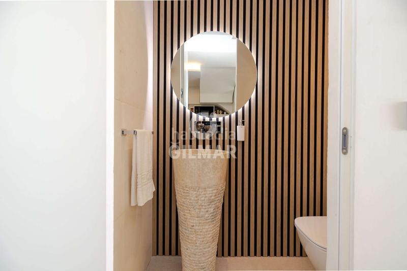 Foto 82c2cb54-5194-46a7-ad69-39bd8eba66f9. Tríplex amb calefacció aparcament piscina a La Concha - Resina Golf Estepona