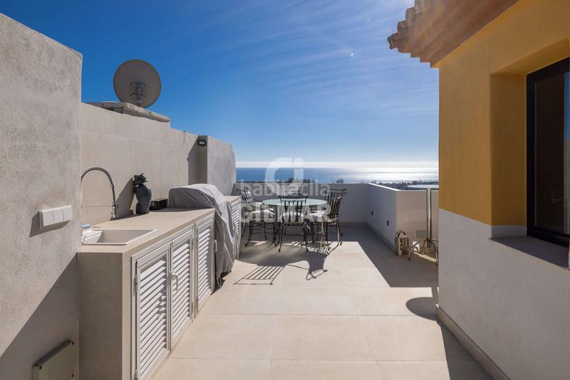 Foto 8e4ed08e-6bd1-4bd8-8fe5-af7f6f5fc151. Tríplex amb calefacció aparcament piscina a La Concha - Resina Golf Estepona