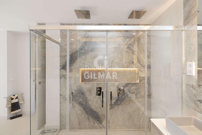 Foto 949158e1-4273-41d2-b064-eb4a223e817e. Tríplex amb calefacció aparcament piscina a La Concha - Resina Golf Estepona