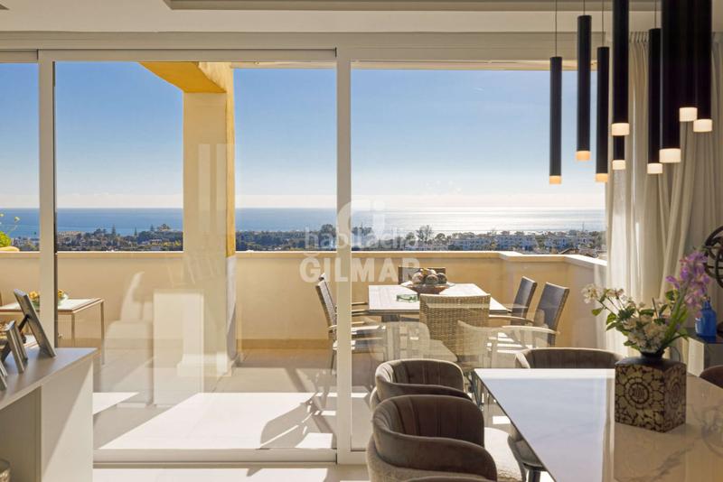 Foto a5ed2cb0-1f5f-41bb-a7fe-a027dc5efbe3. Tríplex amb calefacció aparcament piscina a La Concha - Resina Golf Estepona