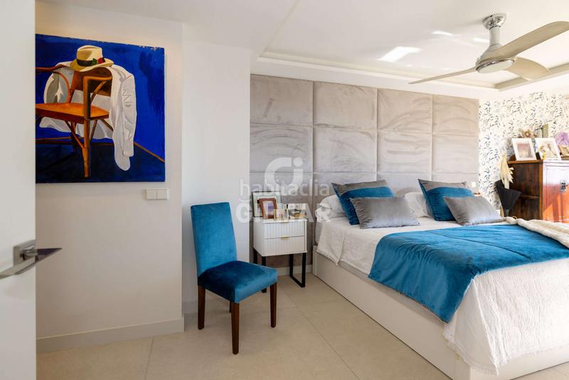 Foto c7ef308e-0e7a-4b70-b869-31062956d021. Tríplex amb calefacció aparcament piscina a La Concha - Resina Golf Estepona