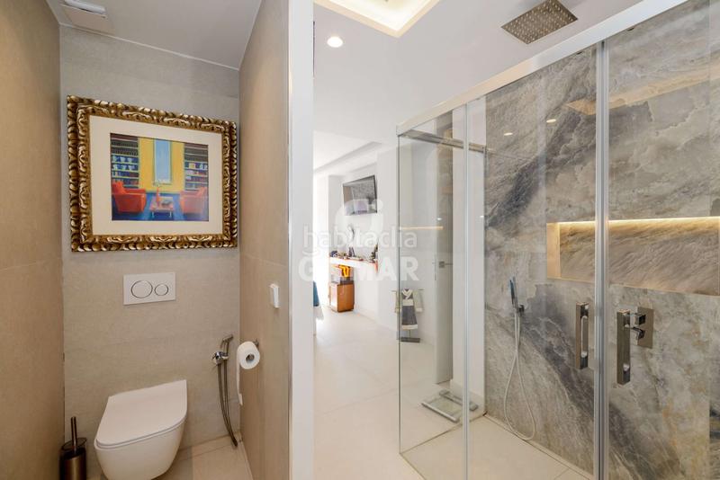 Foto cd060b1a-cabd-4c22-abb9-5f87654f31f9. Tríplex amb calefacció aparcament piscina a La Concha - Resina Golf Estepona