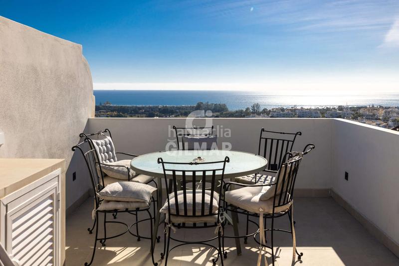 Foto e1b1815a-21e2-42c3-b0f2-d22a21657a6d. Tríplex amb calefacció aparcament piscina a La Concha - Resina Golf Estepona