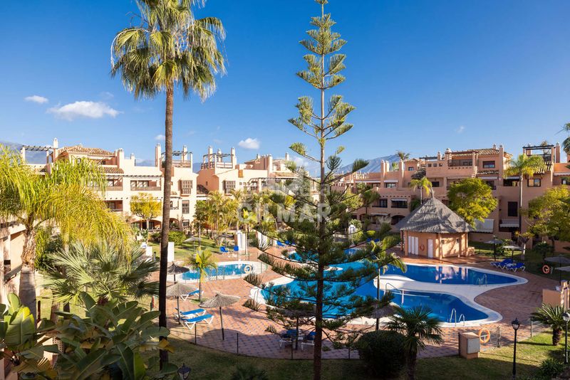 Foto b0bd9527-5e18-4bf0-9838-65e26f025e1f. Apartament amb calefacció aparcament a Atalaya - Isdabe Estepona
