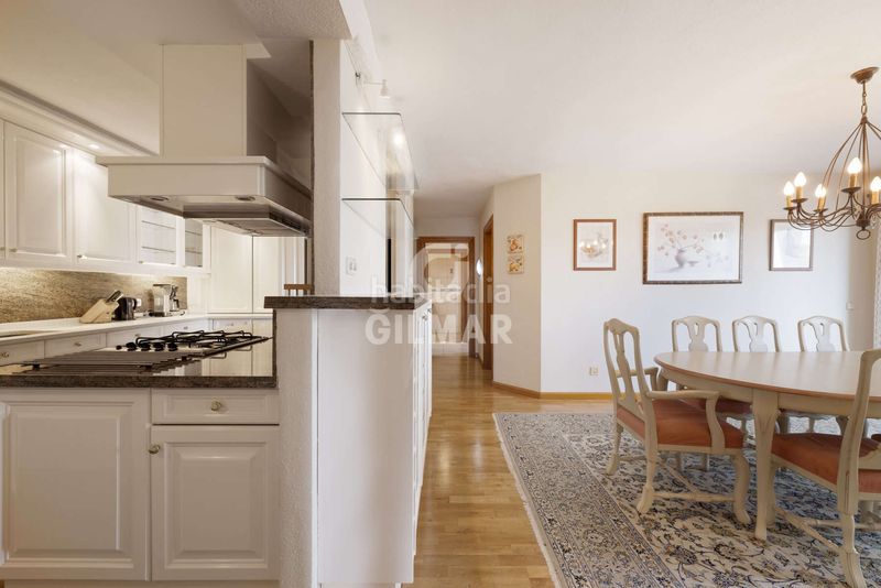 Foto 04558c60-f9df-4612-9d73-58b4d36ee0b1. Apartament amb calefacció aparcament piscina a Nueva Atalaya Estepona