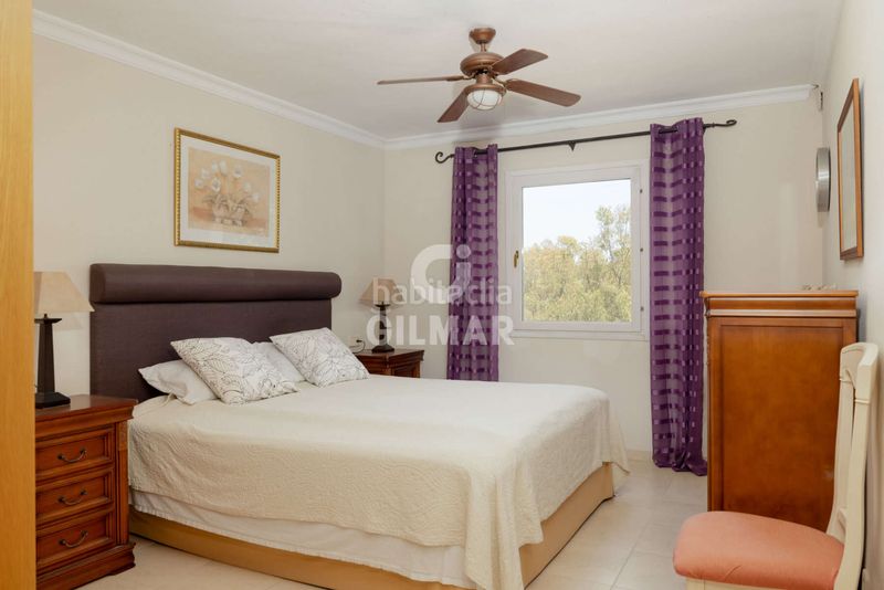 Foto 07d5a323-3ec7-4305-b3a0-fd68dcaf458c. Apartament amb calefacció aparcament piscina a Nueva Atalaya Estepona