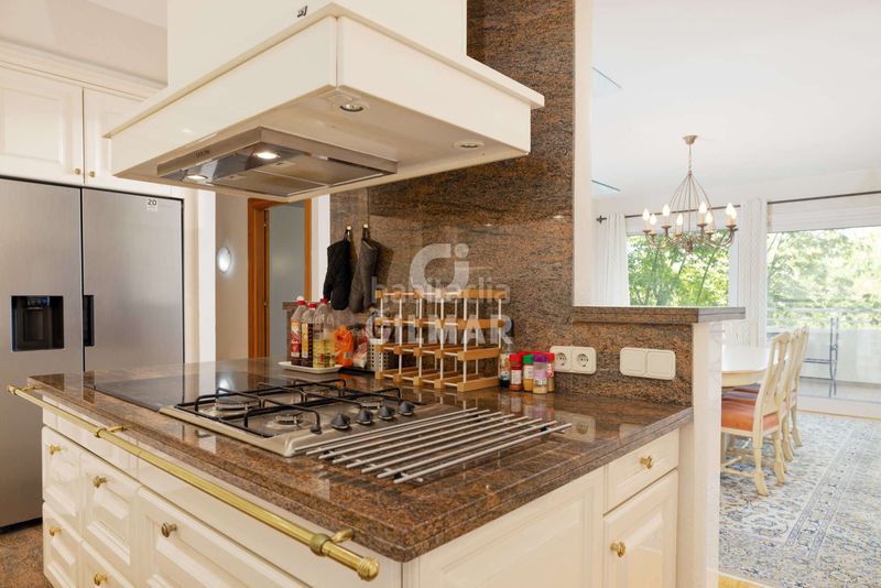 Foto 247a0d79-49f7-4a9d-bee7-7aff6acad7ce. Apartament amb calefacció aparcament piscina a Nueva Atalaya Estepona