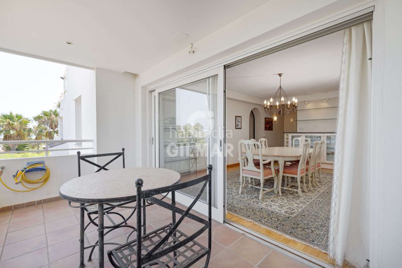 Foto 45c42f0d-37ef-4799-b5d6-0e784c17e6f4. Apartament amb calefacció aparcament piscina a Nueva Atalaya Estepona