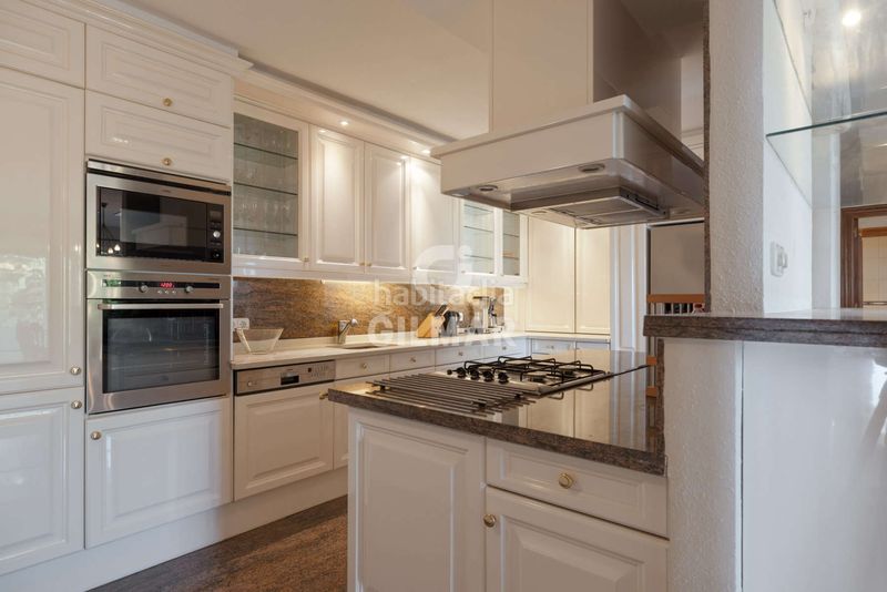 Foto a104fd1f-12c2-40d4-b320-377e69344993. Apartament amb calefacció aparcament piscina a Nueva Atalaya Estepona