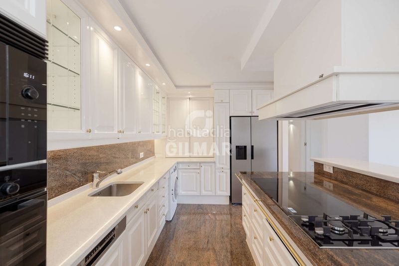 Foto a69e769f-1851-403c-aac3-daa5c67e3720. Apartament amb calefacció aparcament piscina a Nueva Atalaya Estepona