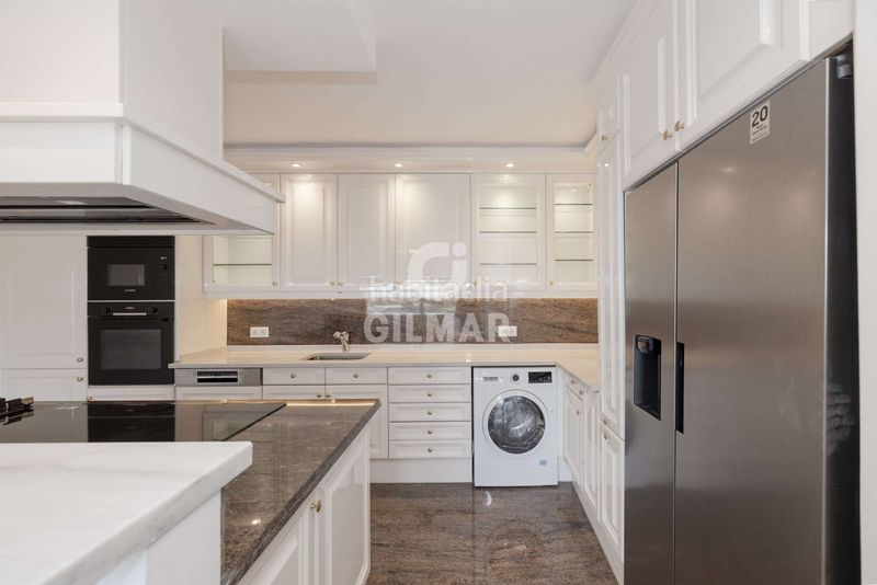 Foto c1397b06-8b60-4c87-968e-345792f70b3e. Apartament amb calefacció aparcament piscina a Nueva Atalaya Estepona