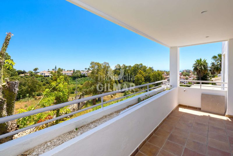 Foto ed69188d-15fe-4296-aef0-3ddccc907696. Apartament amb calefacció aparcament piscina a Nueva Atalaya Estepona